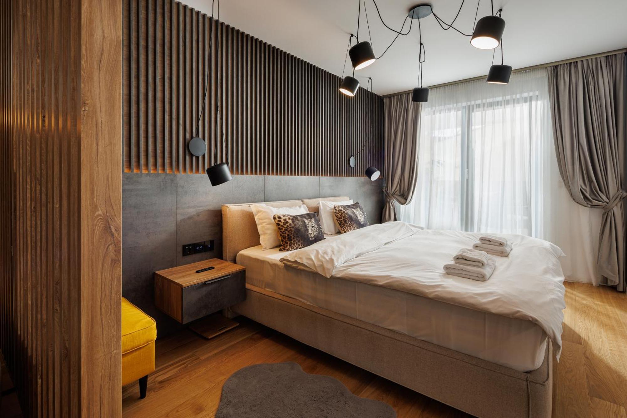 Pure Living Apartment W. Private Parking Брашов Экстерьер фото